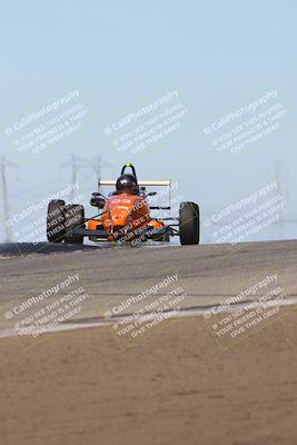 media/Oct-26-2025-CalClub SCCA (Sun) [[8ce1e69566]]/Group 3/Grapevine/